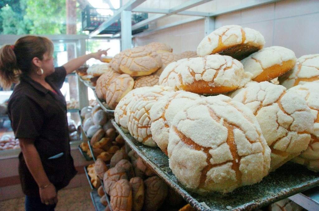 A partir de noviembre, el precio del pan blanco y el de dulce aumentarán entre ocho y diez por ciento por impacto del dólar en los insumos. (Archivo)
