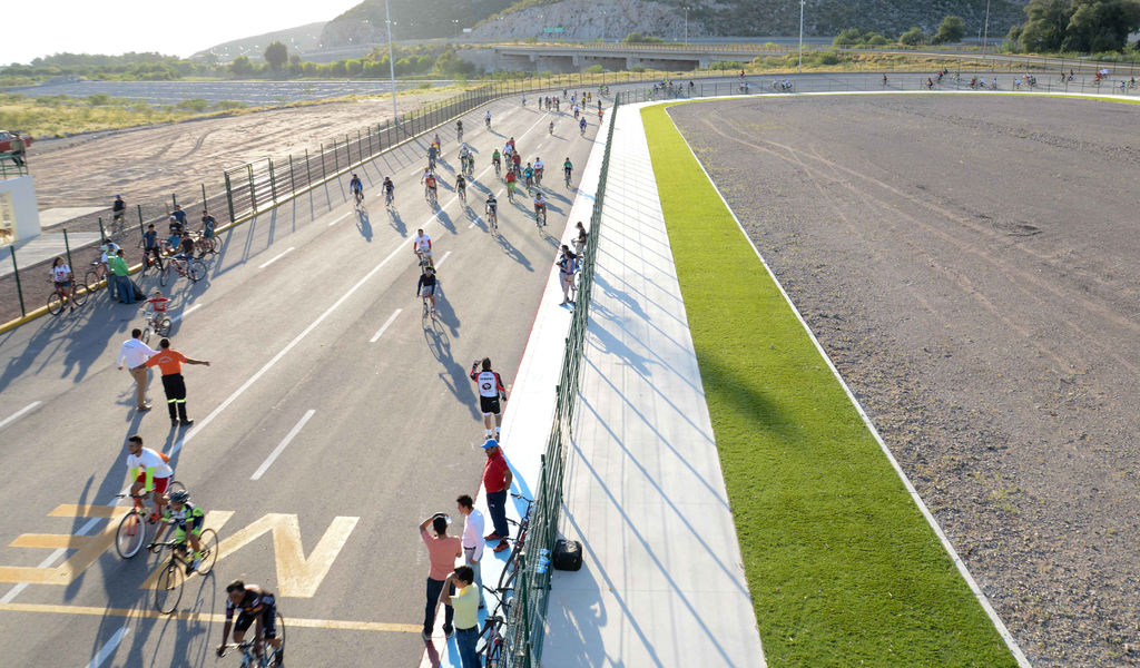 Ciclopista. Recientemente, las autoridades municipales y estatales inauguraron la ciclopista. 