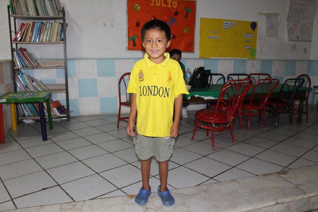 A la espera. El menor Brayan de Jesús Venegas García, de 5 años de edad, se encuentra en Mazatlán, a la espera de que algún familiar lo recoja. (ESPECIAL)
