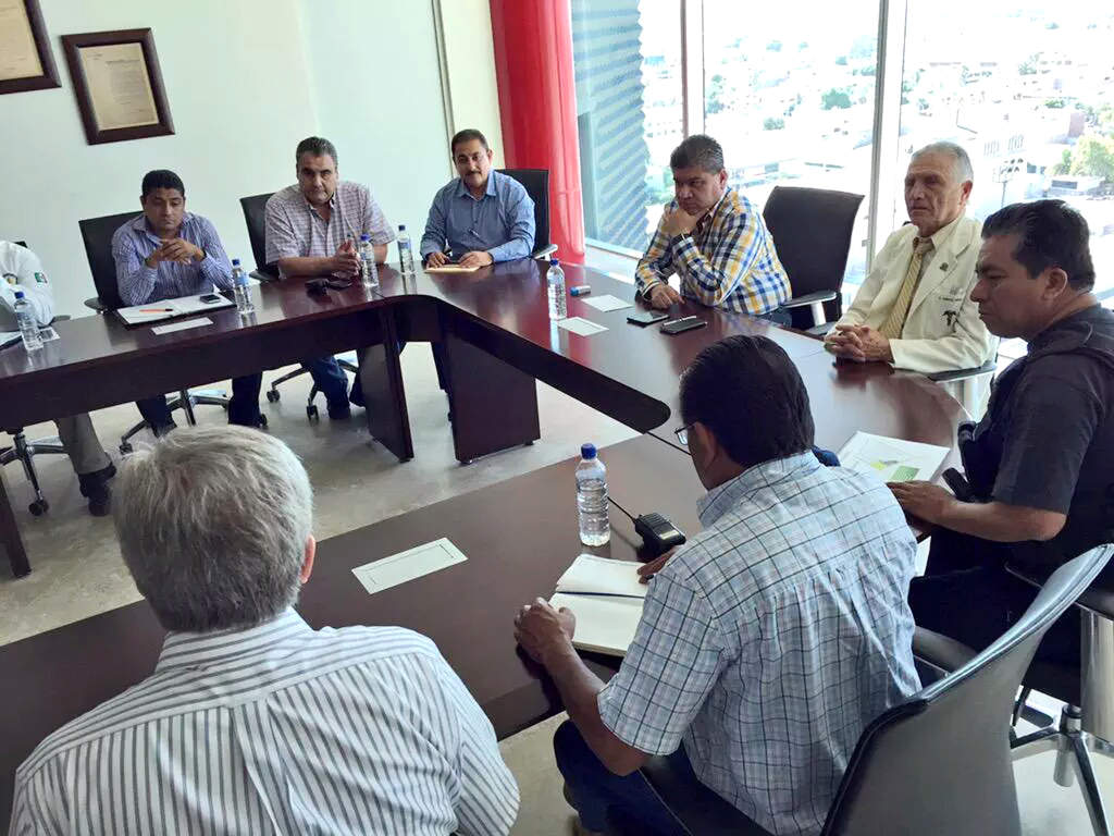 Coordinación.- Miembros del Club Rotario de Torreón se reunieron con el alcalde Miguel Riquelme para trabajar coordinadamente. (CORTESÍA)