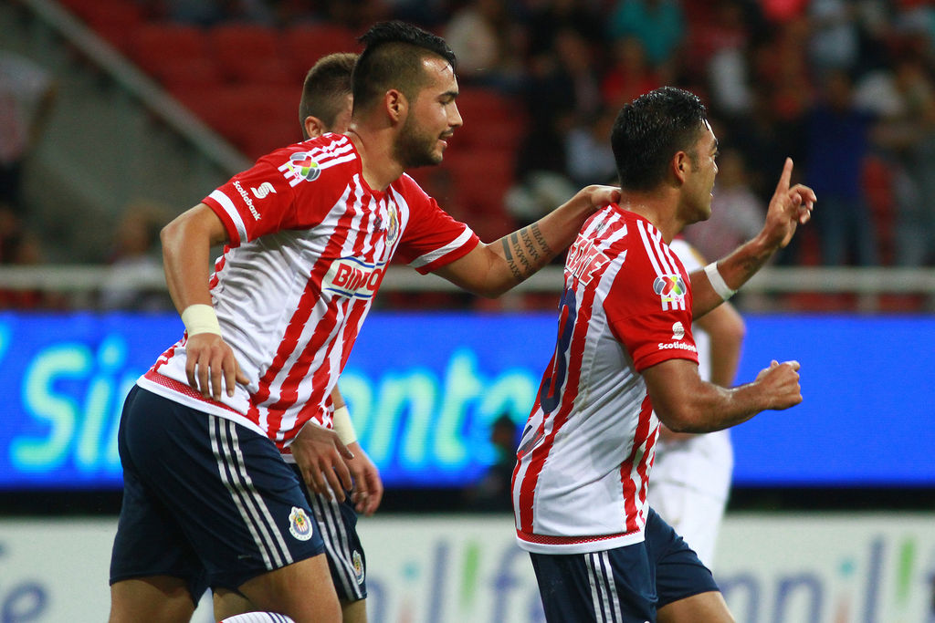 Marco Fabián festeja después de anotar el primer gol del encuentro; Chivas perdió la perfección al empatar con Coras. (Jam Media) 