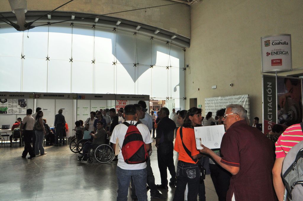 En el evento se ofertan 417 vacantes a  personas con discapacidad y adultos mayores. (El Siglo de Torreón)
