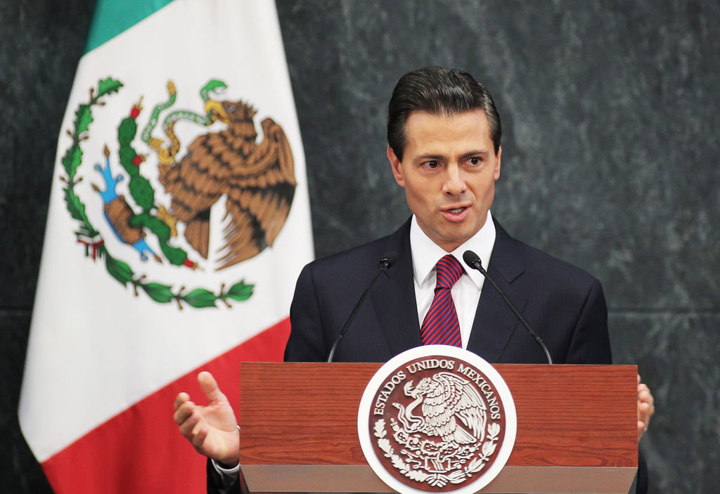 Peña Nieto dijo que el objetivo de la política social es abrir espacios para las nuevas generaciones tanto para los adultos. (AGENCIAS)