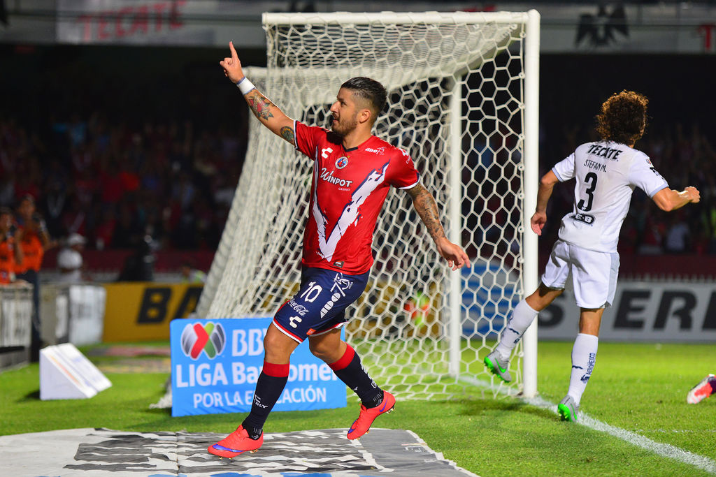 Con goles de Juan Ángel Albín y Daniel Villalva, Veracruz mantuvo el invicto en casa tras vencer a Rayados en la Jornada 7 del A2015. (JAMMEDIA)