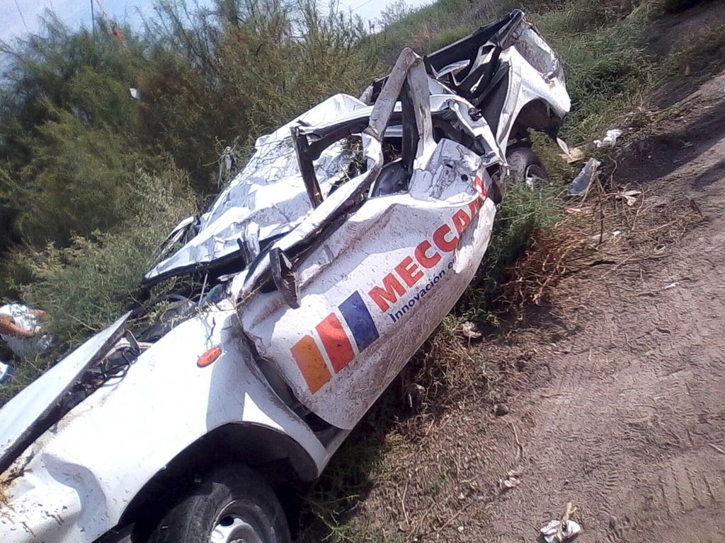 Al lugar acudieron elementos de la Dirección de Seguridad Pública Municipal, Policía Estatal y paramédicos de la Cruz Roja que recibieron el aviso a las 8:54 horas, pero al llegar, ya había muerto el conductor. (El Siglo de Torreón)

