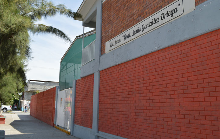 Atraco. Varias personas ingresaron a la escuela Jesús González Ortega de Torreón la madrugada del martes; se llevaron computadoras con todo y su cableado.