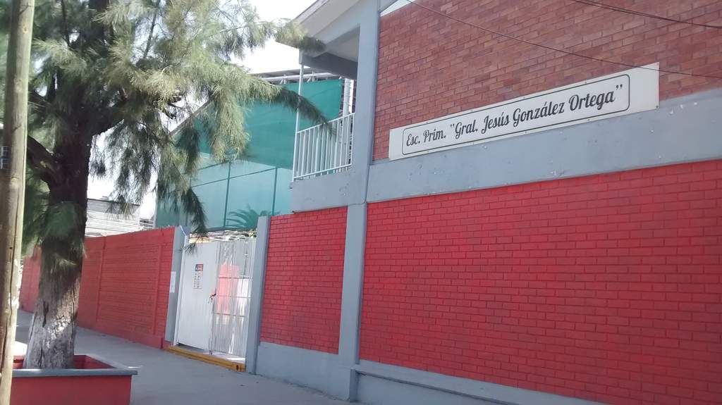 Los hechos ocurrieron en la primaria Jesús González Ortega, ubicada en la calzada Juan Pablos y casi esquina con la avenida Bravo, a unos metros del Bosque Venustiano Carranza. (El Siglo de Torreón)