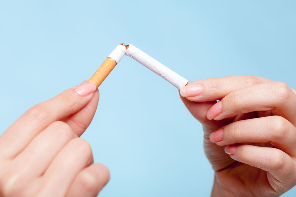 El tabaquismo ocasiona la tercera parte de las displasias malignas que se registran en el país. (ARCHIVO)