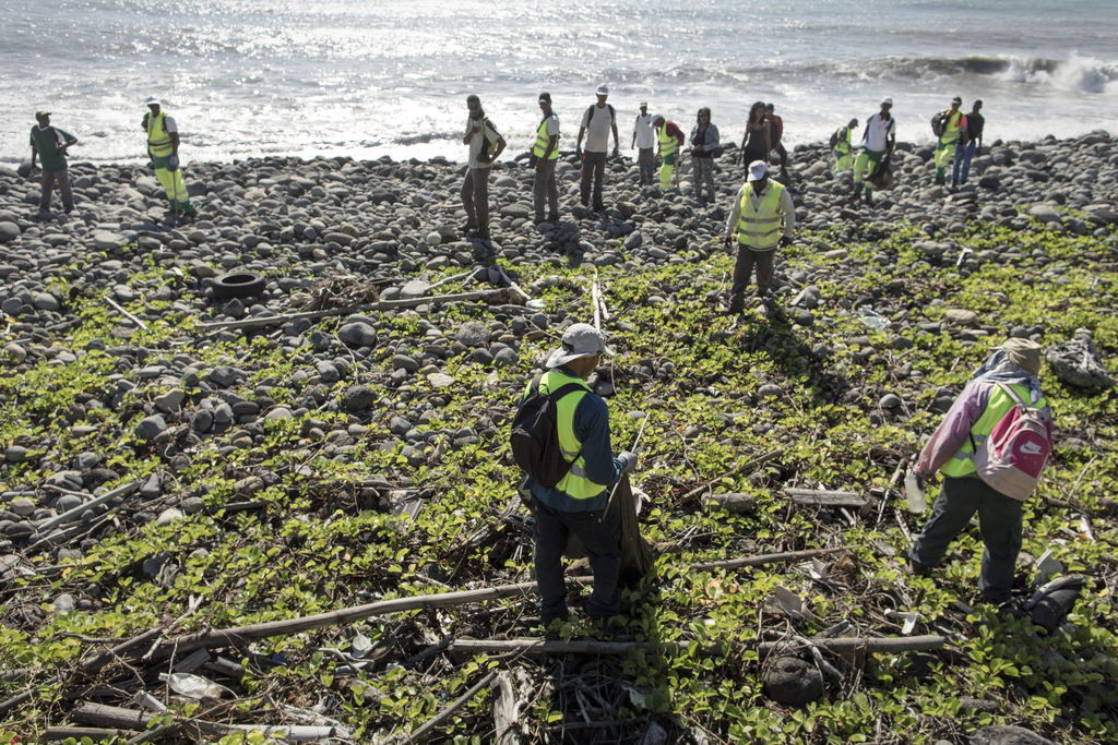 Los números de serie de los restos de avión hallados el pasado julio en la isla francesa de La Reunión, en el océano Índico, se corresponden con los del Boeing MH370 de Malaysia Airlines desaparecido en marzo de 2014. (EFE)