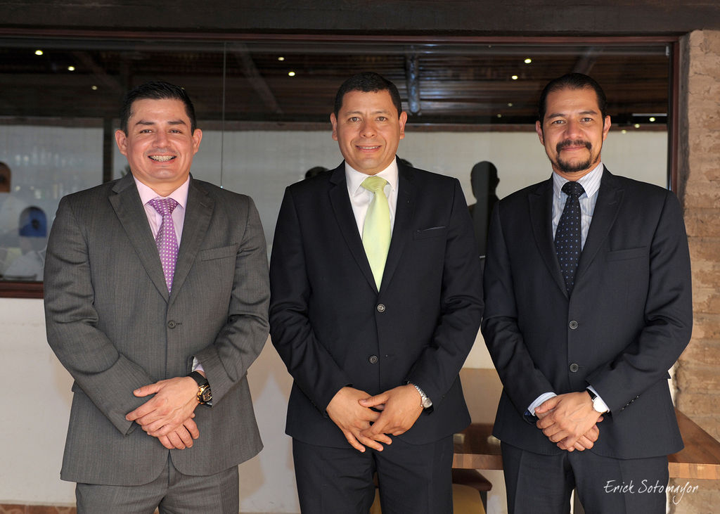 Comité organizador del congreso: Dr. Gabriel Calvillo, Dr. Jaime Rodríguez y Dr. Jacobo Quiroz.- Érick Sotomayor Fotografía