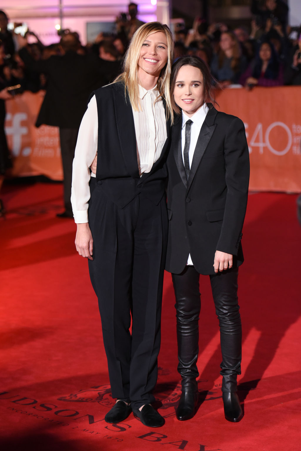 Ellen Page se presentó por primera vez en una alfombra roja junto a su novia Samantha Thomas. (AP)