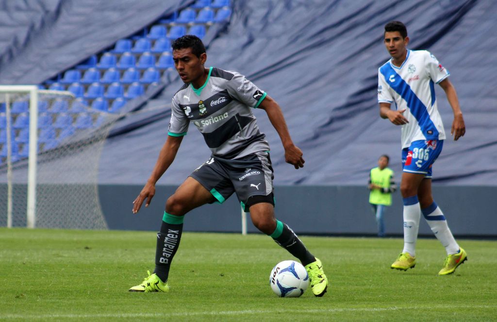 El lateral albiverde Luis Lozoya, fue parte del cuadro titular de la Sub-20 que no pudo ante La Franja en el partido de la fecha 8. Guerreritos dividen triunfos ante Puebla en Angelópolis