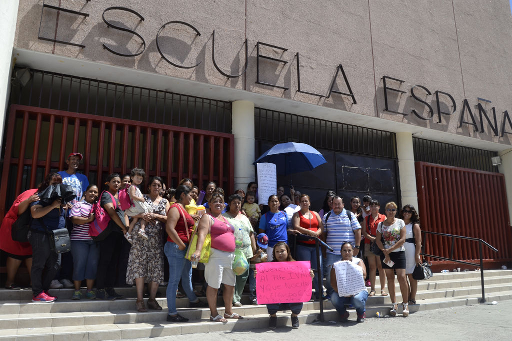 Una más. Sigue la fusión de grupos en las escuelas y las manifestaciones de padres y madres inconformes. (EDITH GONZÁLEZ)
