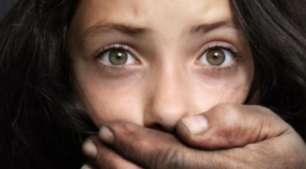 Los hechos se registraron en la Escuela Primaria Sara Rendón de la colonia La Sierrita ayer miércoles al medio día, cuando la niña pidió permiso para ir al baño.