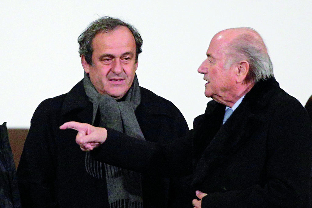 El Comité Ejecutivo de la UEFA respaldó al presidente Michel Platini, tras los acontecimientos de este jueves, con relación a la suspensión del dirigente del organismo deportivo por 90 días. (AP)