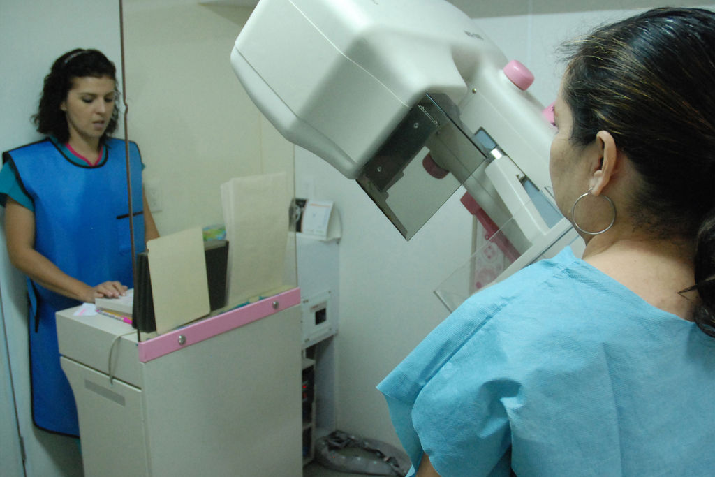 Invitan. Autoridades invitan a mujeres a realizarse mastografías en centros médicos de la región. (ARCHIVO)