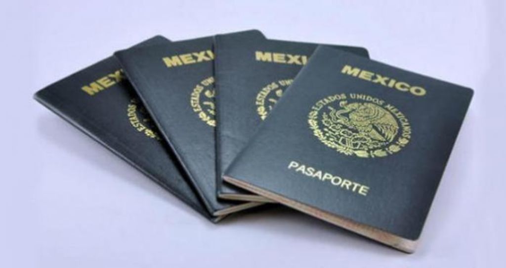 Por el momento se emiten 6 mil pasaportes diariamente, a pesar de que no pueden ser entregados el mismo día, como ocurría antes de la falla. (ARCHIVO)