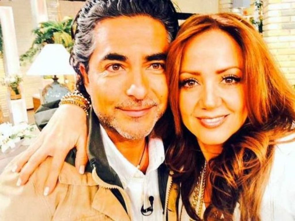 La conductora Andrea Legarreta justificó a su compañero del programa 'Hoy', Raúl Araiza, de engañar durante años a su esposa Fernanda Rodríguez, con la actriz Elba Jiménez. (ARCHIVO)