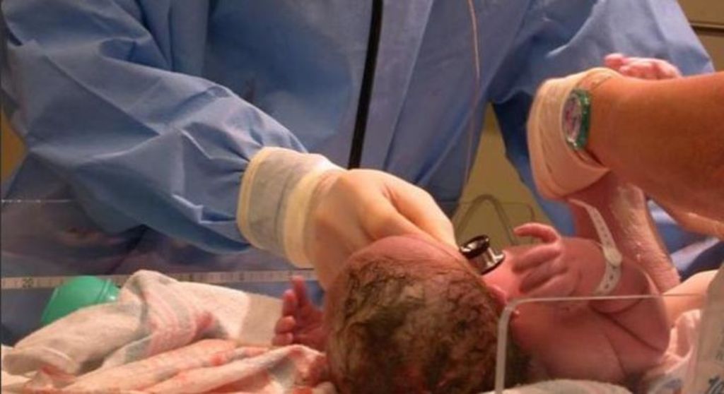 Según fuentes de la Secretaría de Salud, la niña perdió la vida el 27 de octubre a las 4:30 de la tarde, es decir, al día siguiente de su nacimiento. (ARCHIVO)