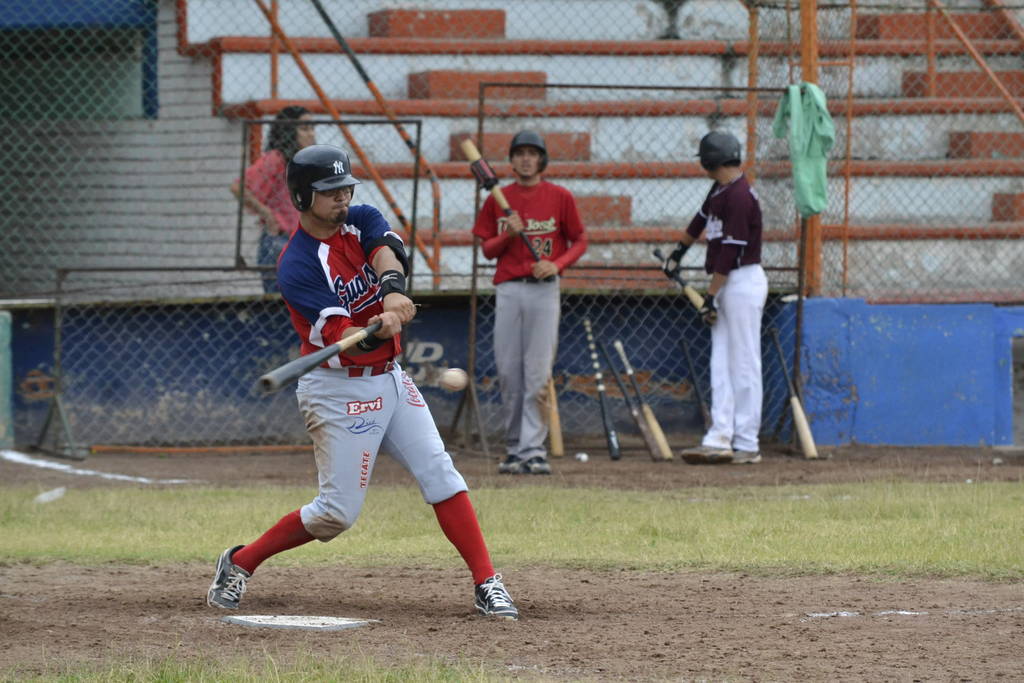 Cada jornada se acrecenta el nivel de pelota lagunero. (Archivo)