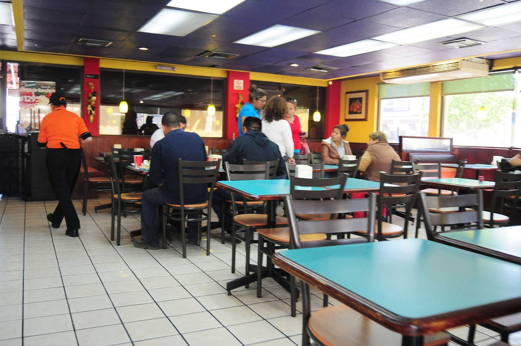 Restaurantes. Necesitan contar con licencias específicas para la reproducción de la música ambiental, dice Somexfon. (ARCHIVO)
