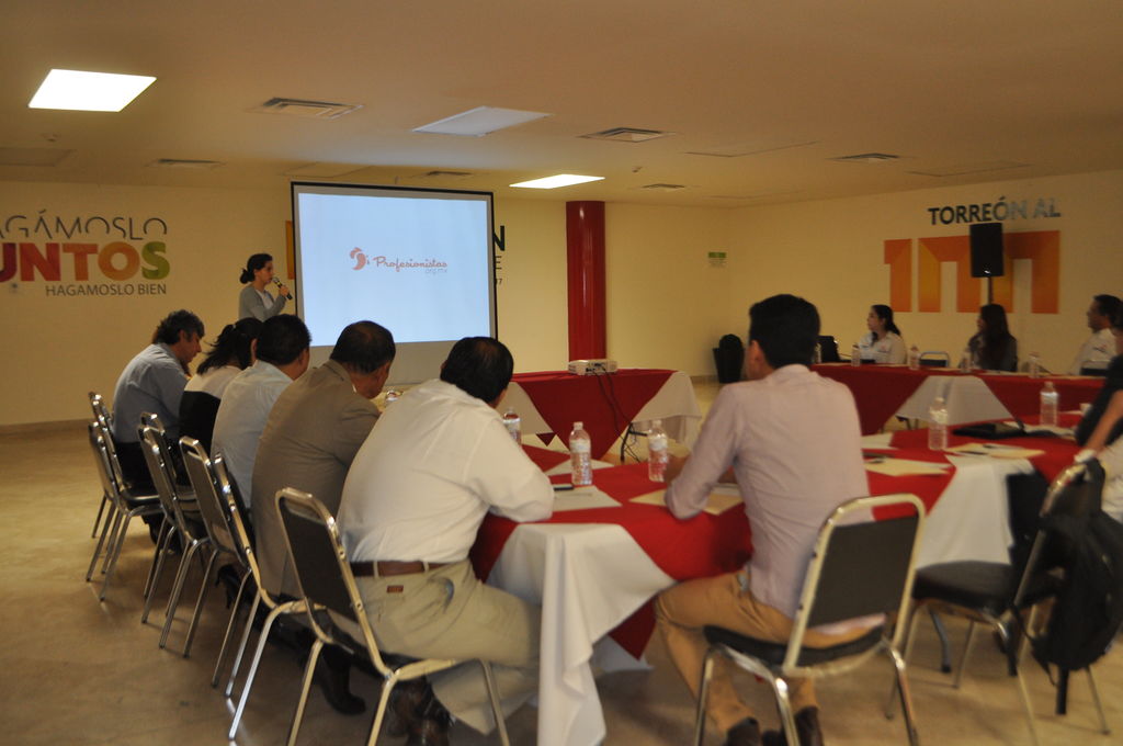 Presentaron el proyecto “Profesionistas Torreón: Estudio de Capital Humano”. (EL SIGLO DE TORREÓN)