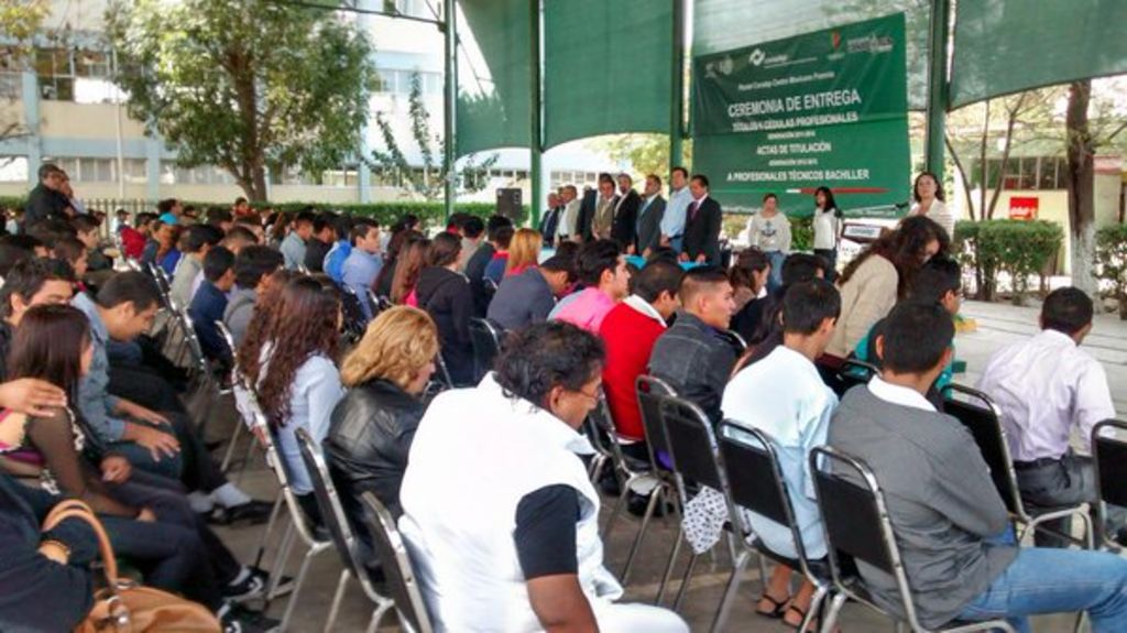 Estuvieron presentes autoridades educativas como el secretario de Educación de Durango, Héctor Vela Valenzuela. (EL SIGLO DE TORREÓN) 