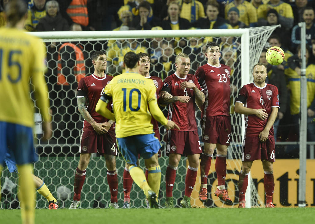 De la mano del atacante Zlatan Ibrahimovic, la selección de Suecia consiguió su boleto para disputar la Eurocopa 2016. Suecia empata con Dinamarca y estará en la Eurocopa 2016. (AP)