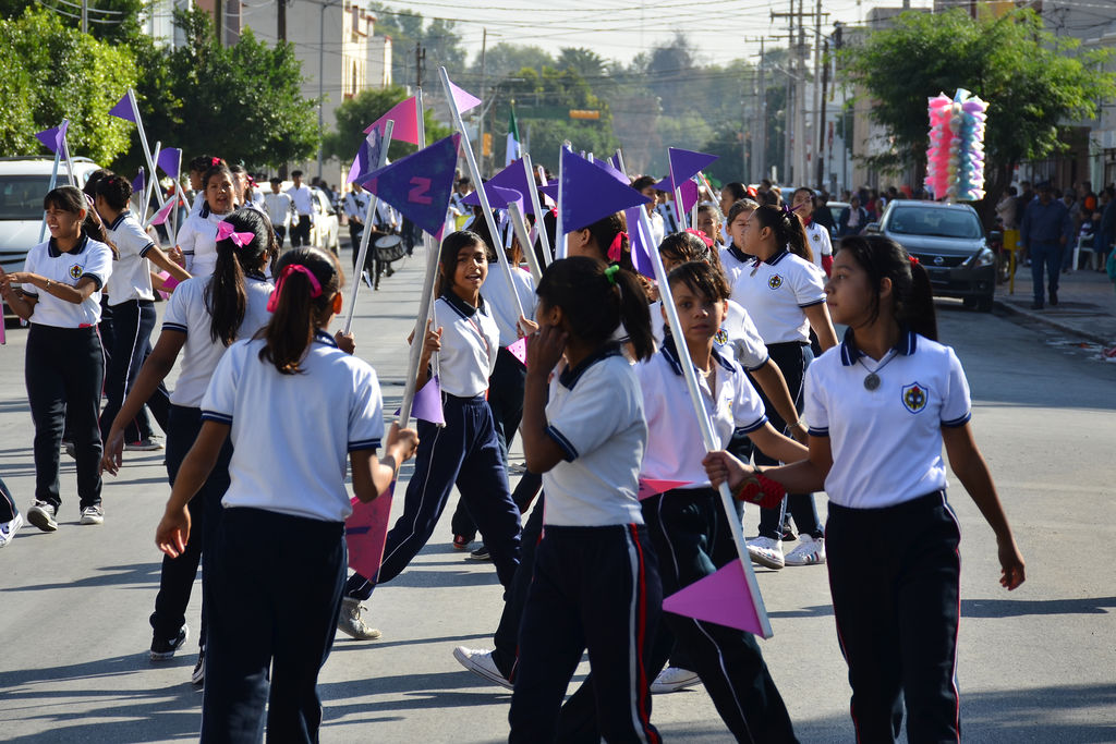 Se celebró el Desfile Deportivo Conmemorativo del 105 aniversario de la Revolución Mexicana. (FERNANDO COMPEÁN)