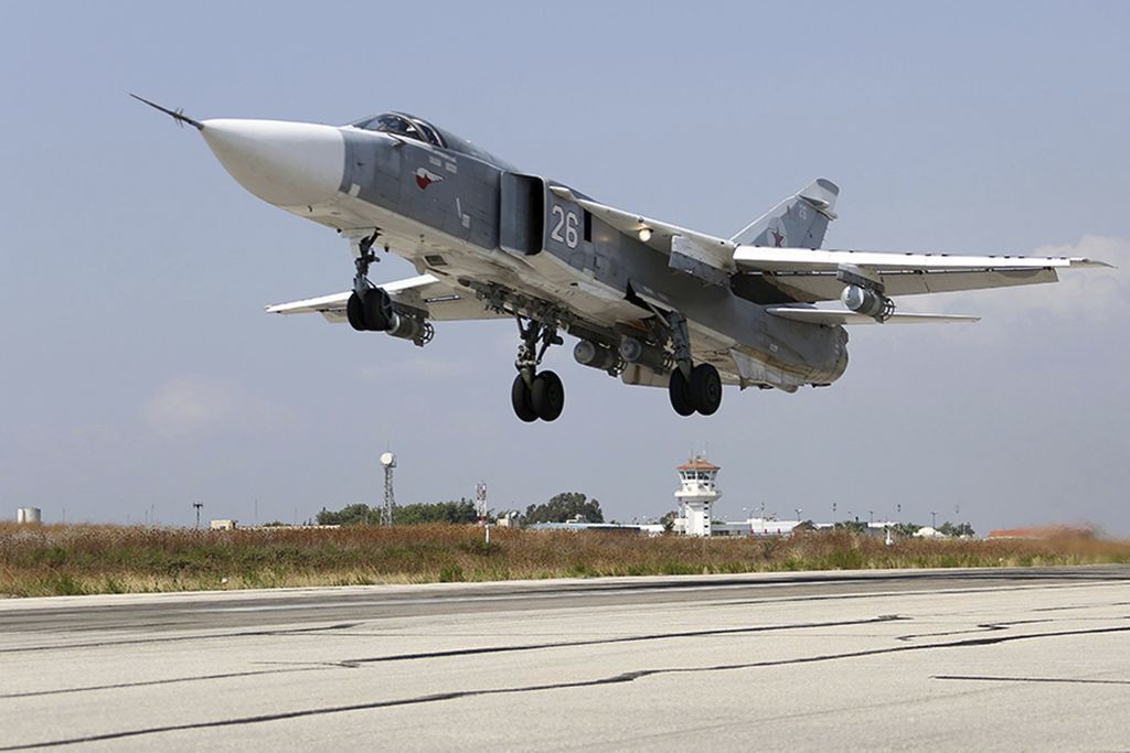 Un bombardero ruso Su-24 fue derribado en la frontera por Turquía. (ARCHIVO)