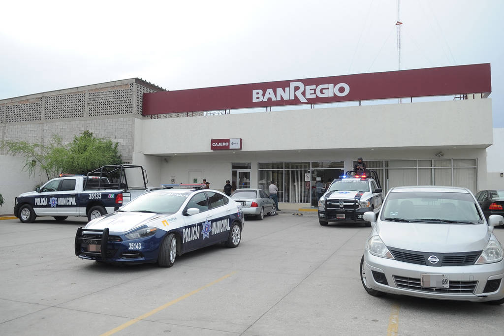 Asalto. Hombres armados asaltan BanRegio, logran llevarse mas de 80 mil pesos, es el segundo asalto en menos de 12 horas.  
