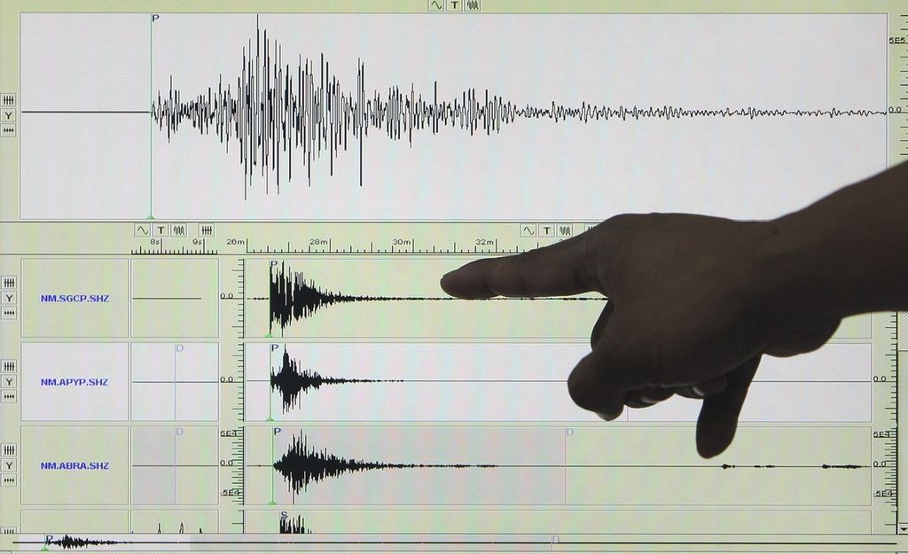 Según el Centro Sismológico Nacional de la Universidad de Chile, el temblor de tierra se sintió a las 18:00 horas (21:00 GMT). (ARCHIVO)