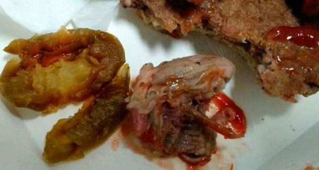 El comunicado,  agregó que los análisis realizados por el gobierno mexicano probaron que la rata no fue cocinada con la hamburguesa. (TWITTER)