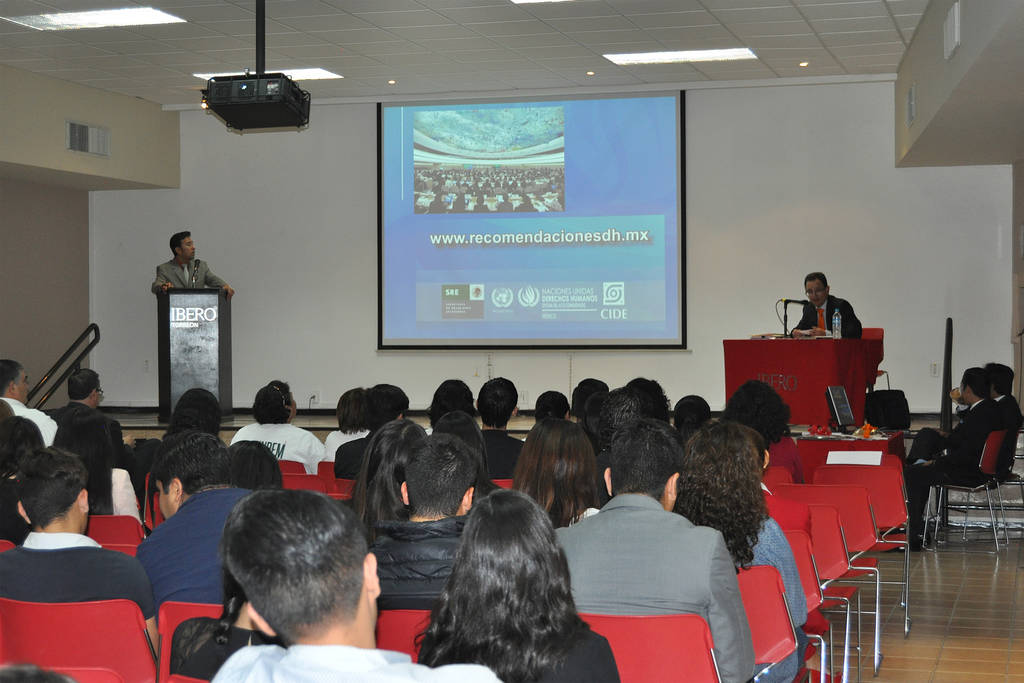 Especialista. José Peña presentó su conferencia Desapariciones Forzadas, en la Ibero Torreón. (GUADALUPE MIRANDA)