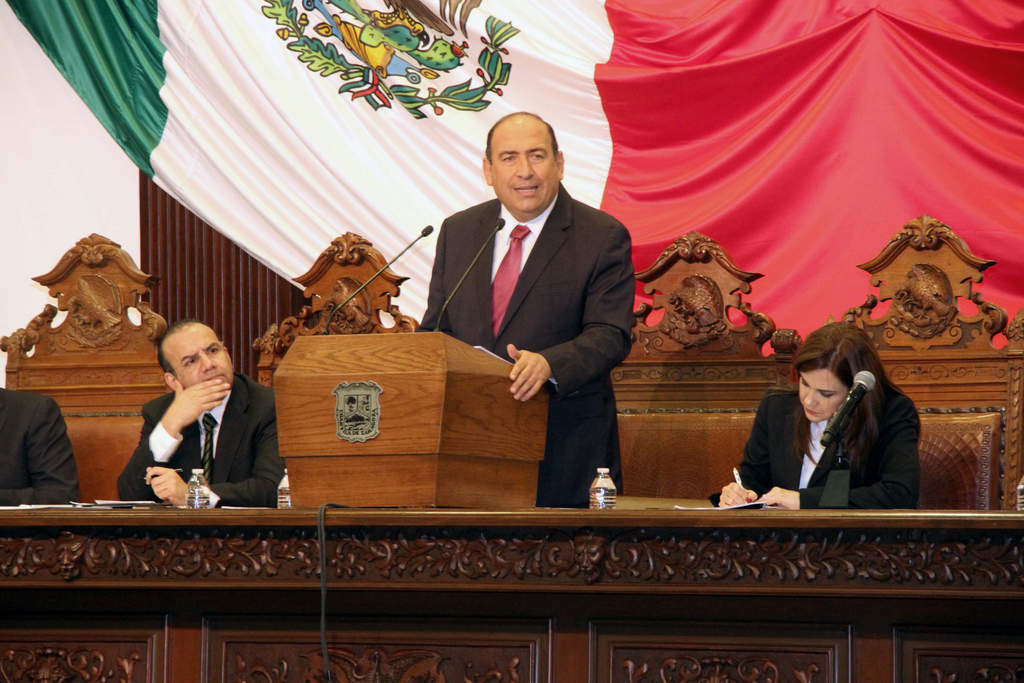 Debate. Al concluir el discurso del gobernador de Coahuila dio inicio una sesión de preguntas y respuestas con diputados locales. (CORTESÍA)