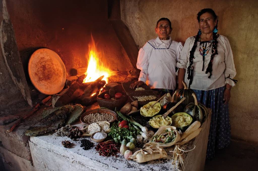 Muestra. La cocina mexicana: guisos tradicionales en los ámbitos ritual, ceremonial y festivo.