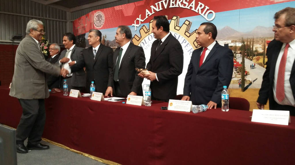 Festeja aniversario. Realizan ceremonia para conmemorar el vigésimo aniversario del Tecnológico Superior de Lerdo. (EL SIGLO DE TORREÓN)