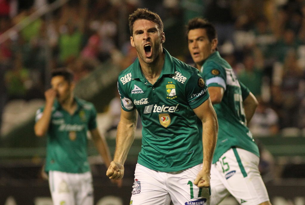 Mauro Boselli recibe su carta de naturalización y a partir del Clausura 2016 jugará con León como mexicano. (ARCHIVO)