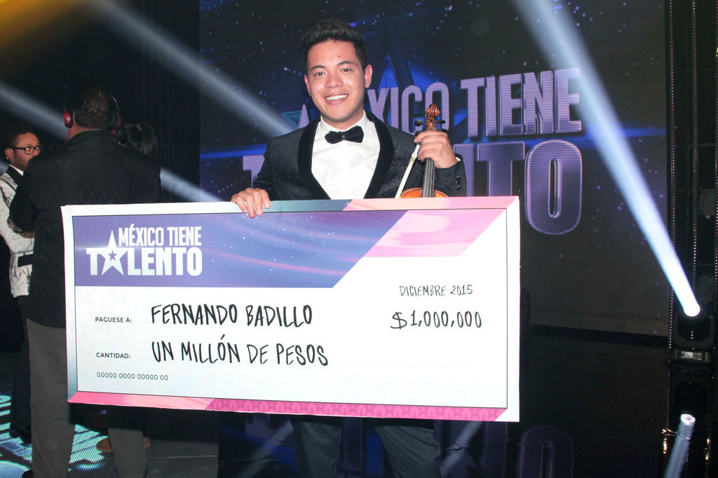 El violinista Fernando Badillo, originario de Pachuca, resultó ser el triunfador del programa. (TWITTER)