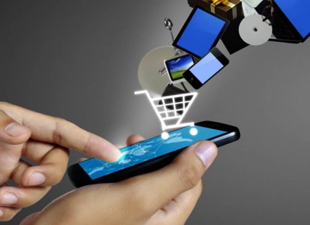 Móvil. Las compras con dispositivos móviles que realizan los compradores son espontáneas. (ARCHIVO)
