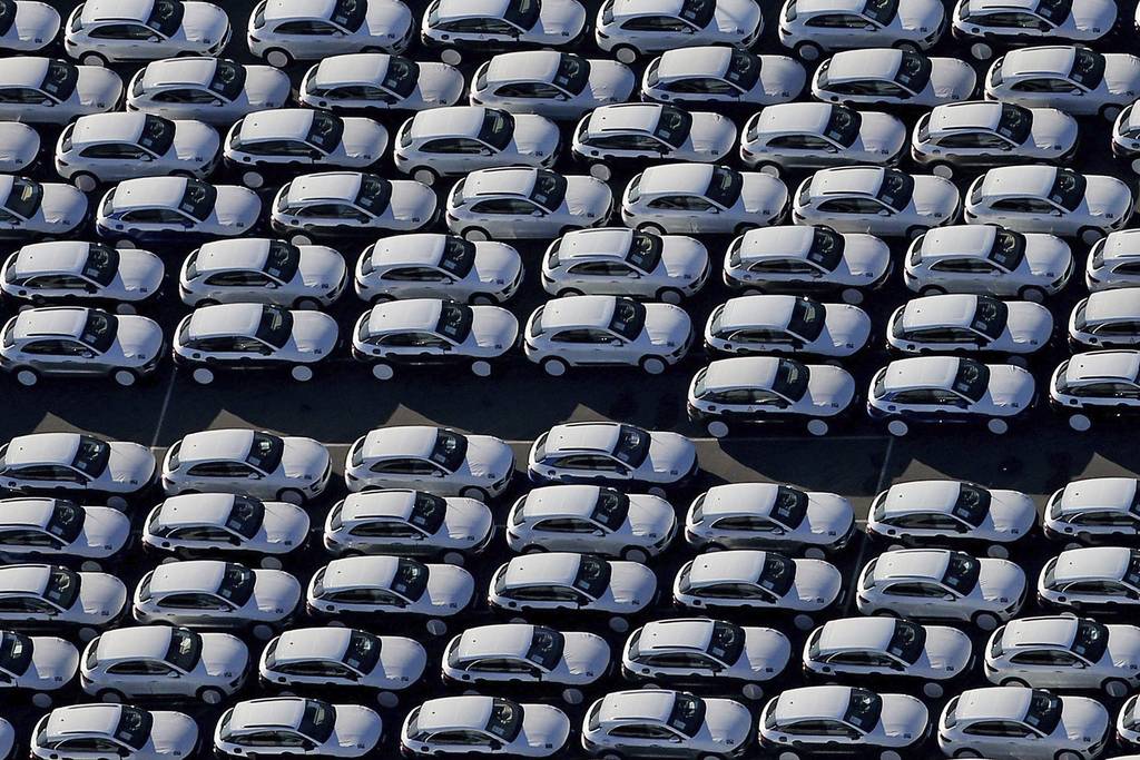 Medio ambiente. Volkswagen reconoció que el fraude afectó la dinámica de ventas en 2015. (ARCHIVO)