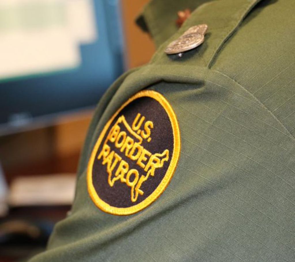 Funcionarios de la CBP informaron que las primeras siete de las 52 Torres Fijas Integradas están ya en condiciones de operar en el área de Nogales, Arizona. (TWITTER)