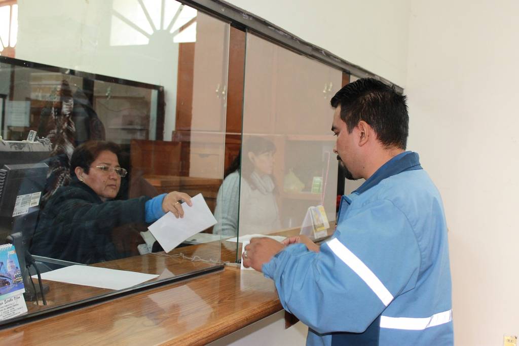Pendiente. Trabajadores de la Presidencia Municipal de Lerdo recibieron el restante 25 por ciento del aguinaldo. (ARCHIVO)