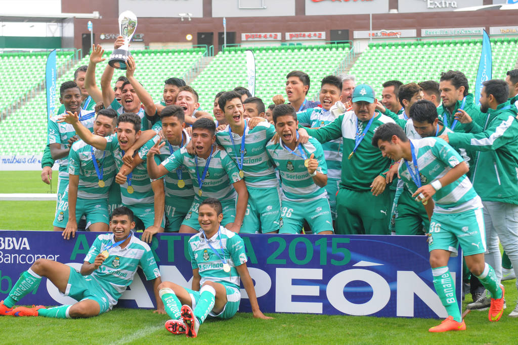 La categoría Sub-17, así como la Sub-20 de Santos Laguna, debutan este sábado en León en el torneo Clausura 2016 de la Liga MX. (Archivo)