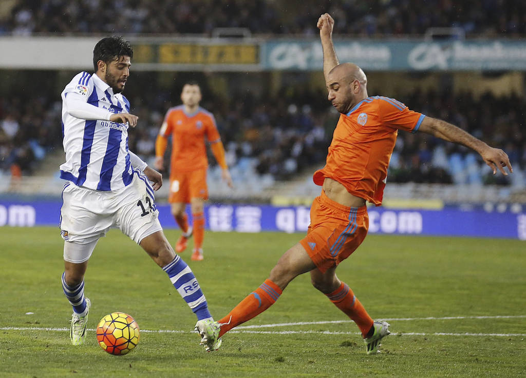 Carlos Vela jugó 76 minutos en el triunfo de su club, frente al Valencia. Real Sociedad vuelve a la vida en España