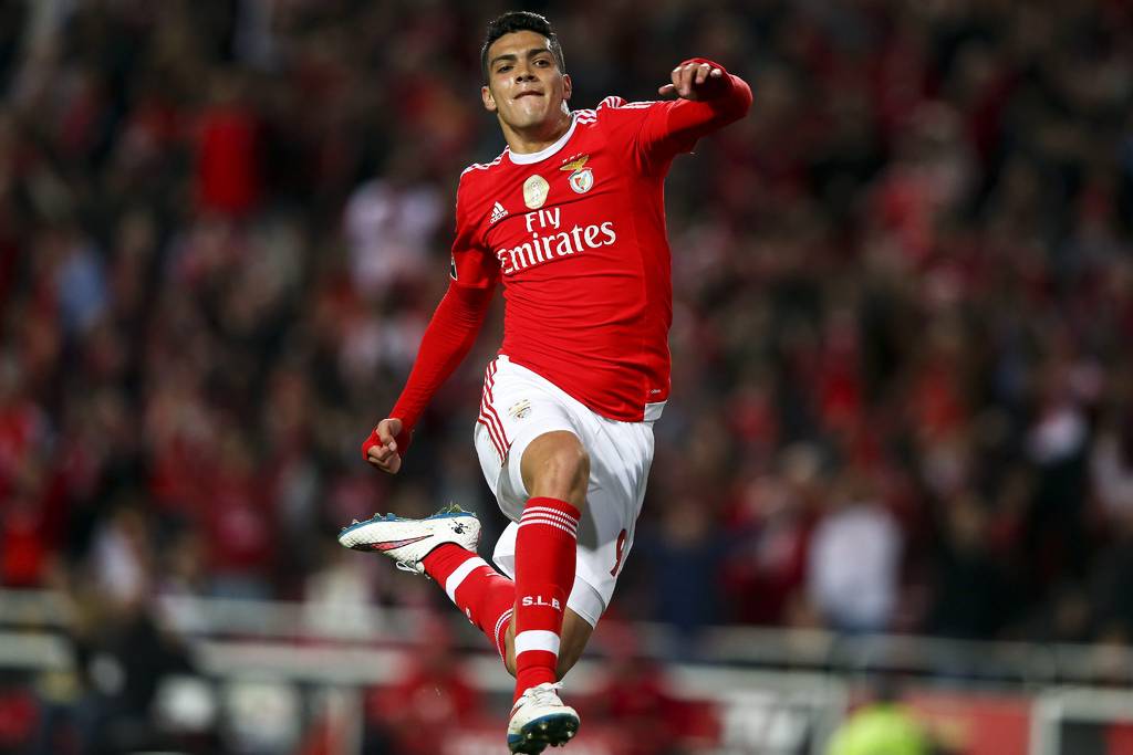 El mexicano recibió otra oportunidad como titular. Raúl Jiménez participa en goleada del Benfica