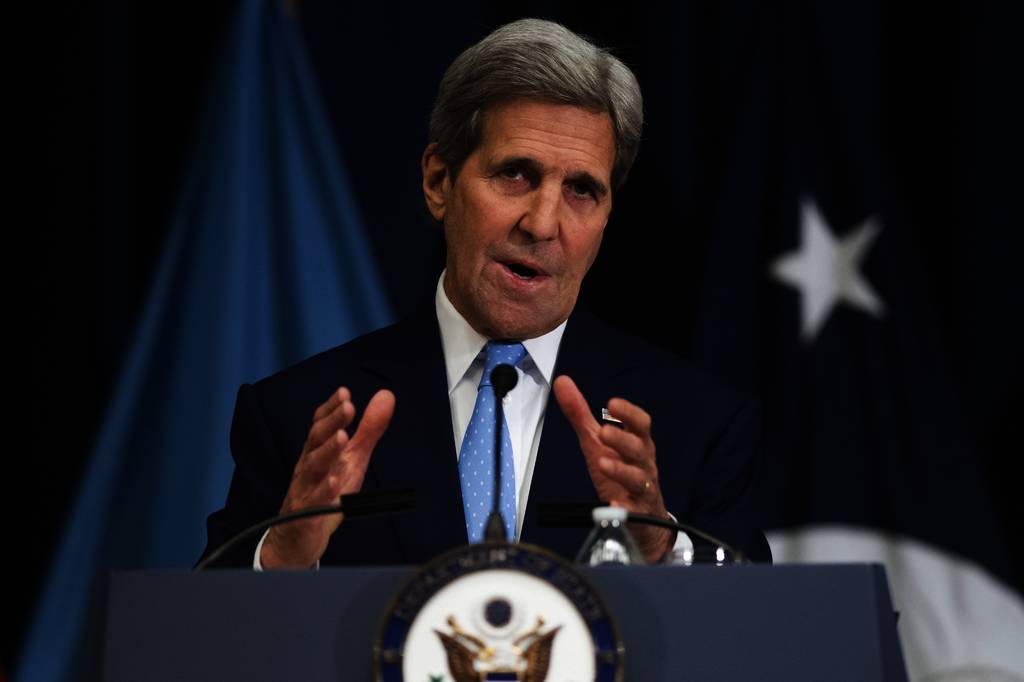 Reunión. John Kerry, secretario de Estado señala que Estados Unidos verificará las acciones de Irán. (EFE)