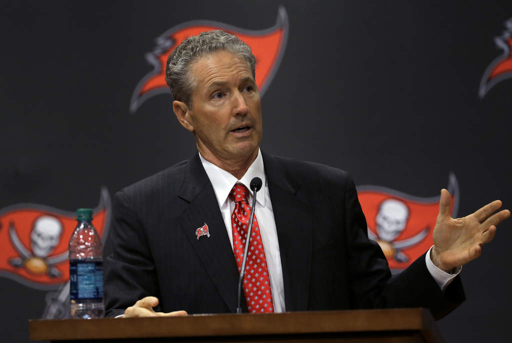 Los Bucaneros de Tampa Bay nombraron ayer a  Dirk Koetter como su nuevo entrenador en jefe. (AP)