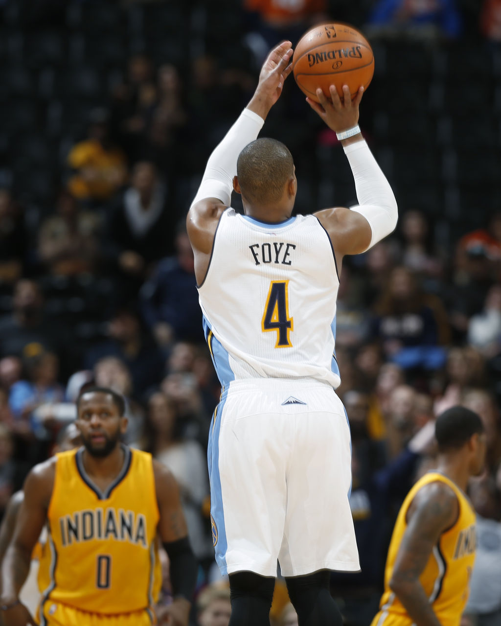 Randy Foye fue clave en la victoria de los Nuggets. (AP)