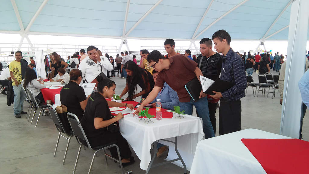 Empleo. Se ofertarán alrededor de 700 vacantes en la primer Feria de Empleo  de Gómez Palacio. (ARCHIVO)